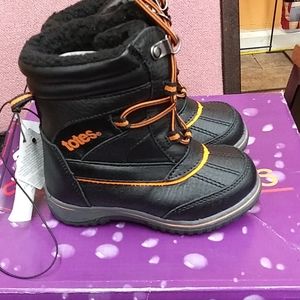 Totes boots